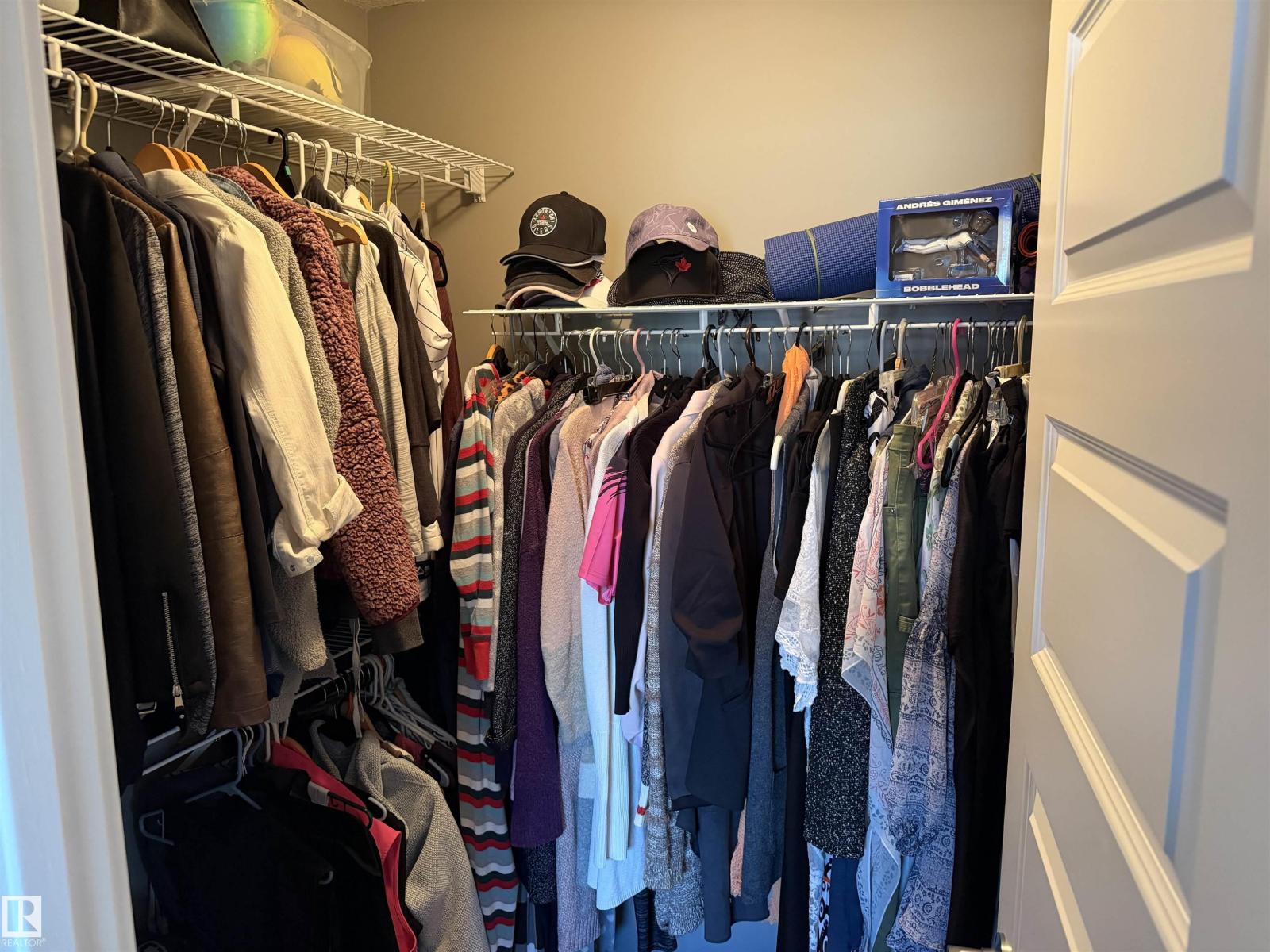 7028 174 AV NW - 9