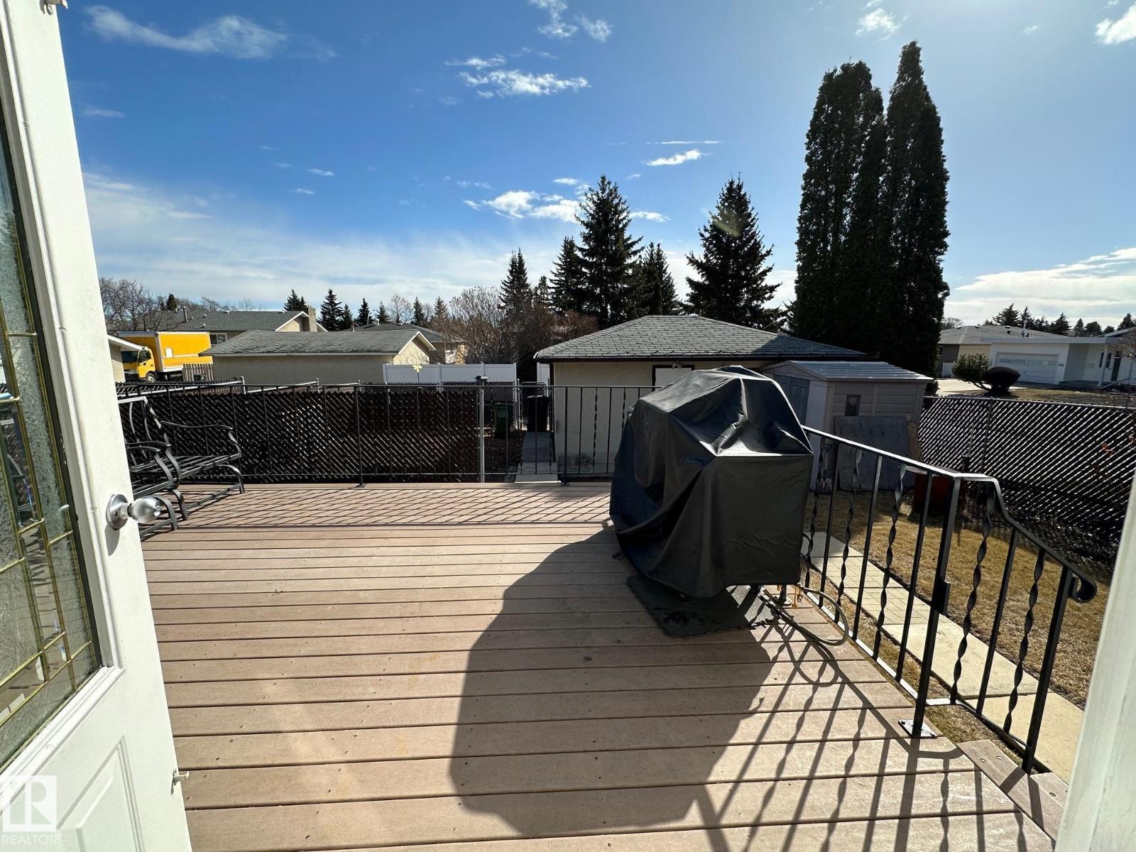 7916 150 AV NW - 15