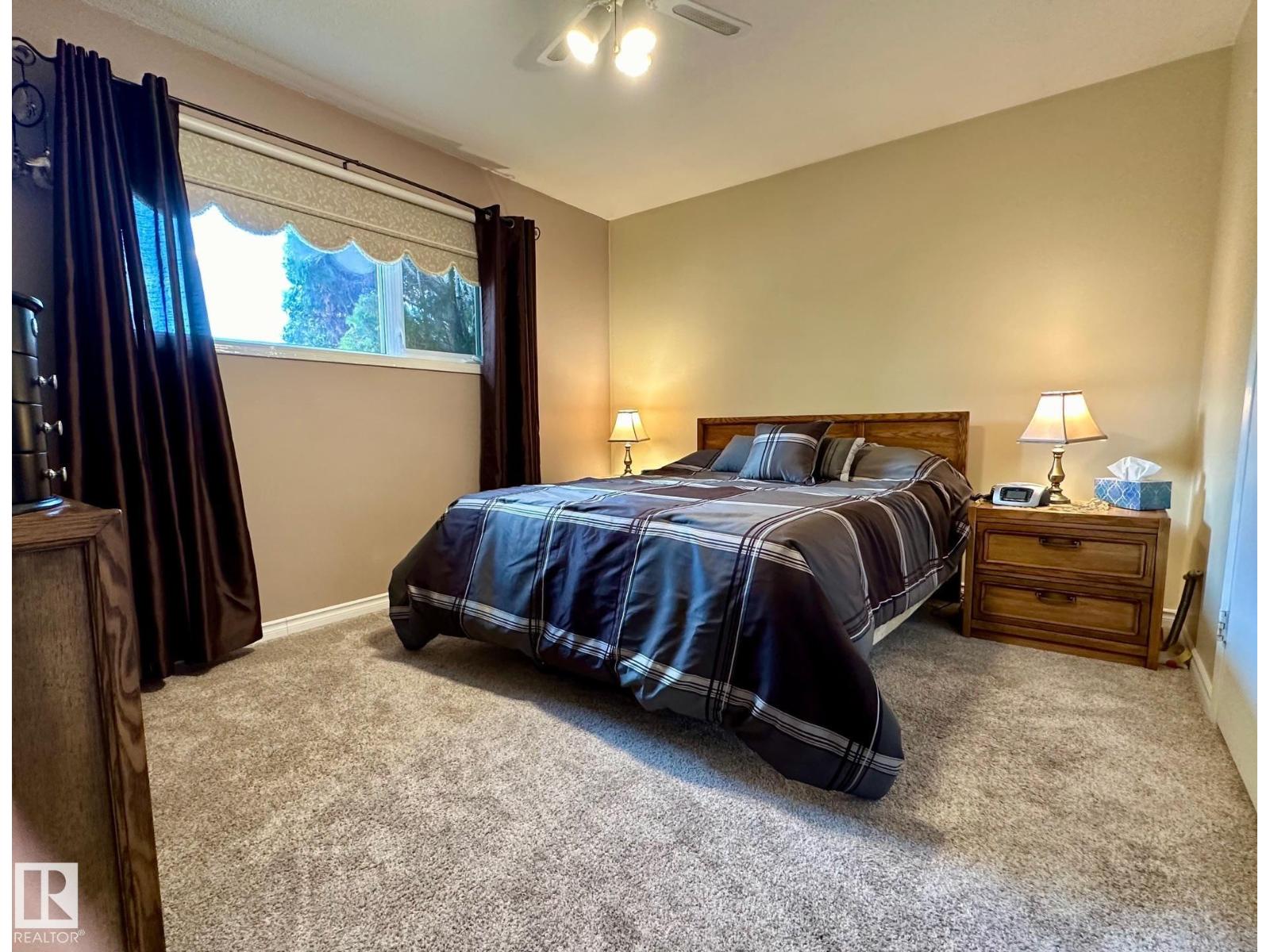 7916 150 AV NW - 19