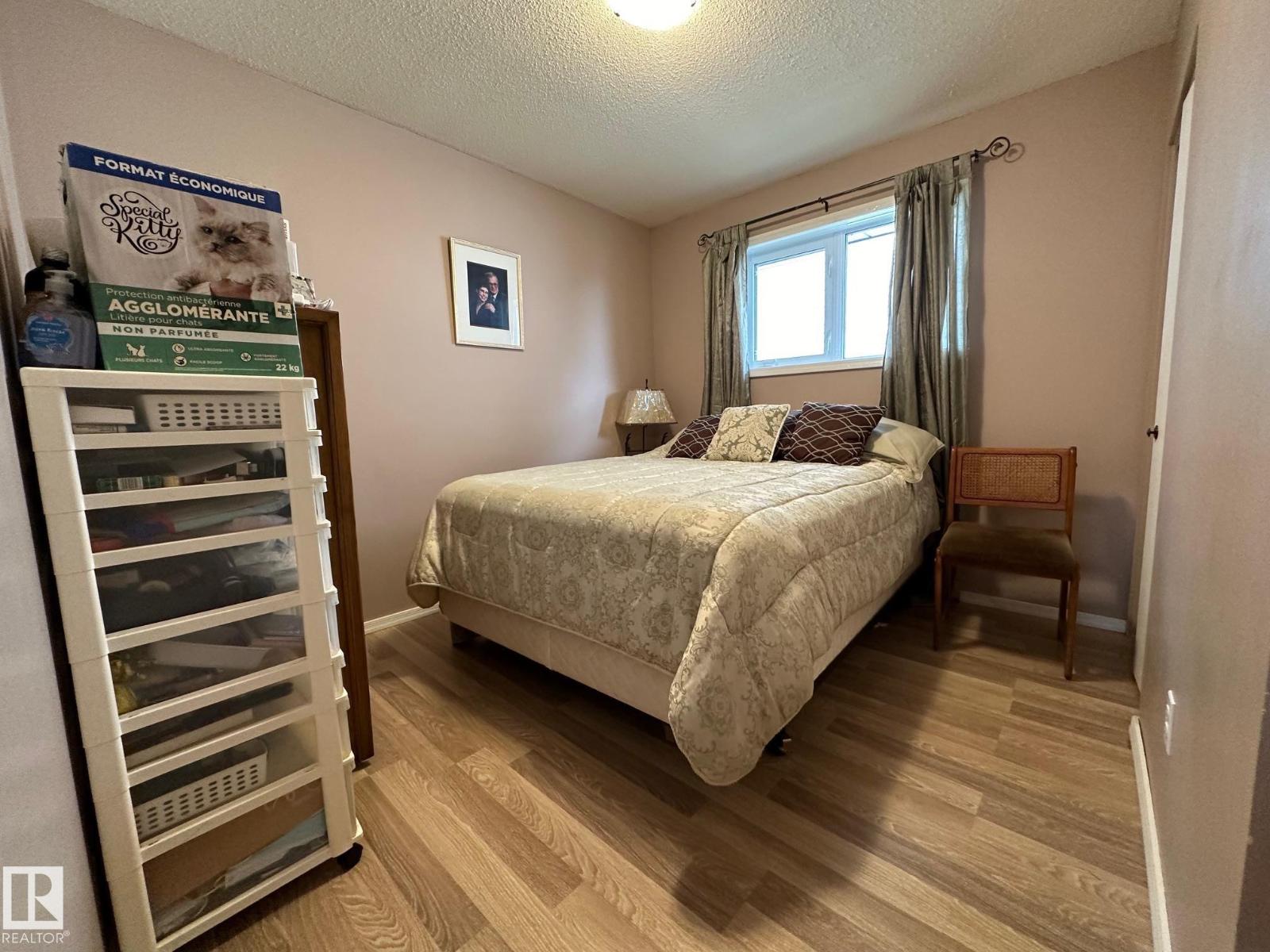 7916 150 AV NW - 24