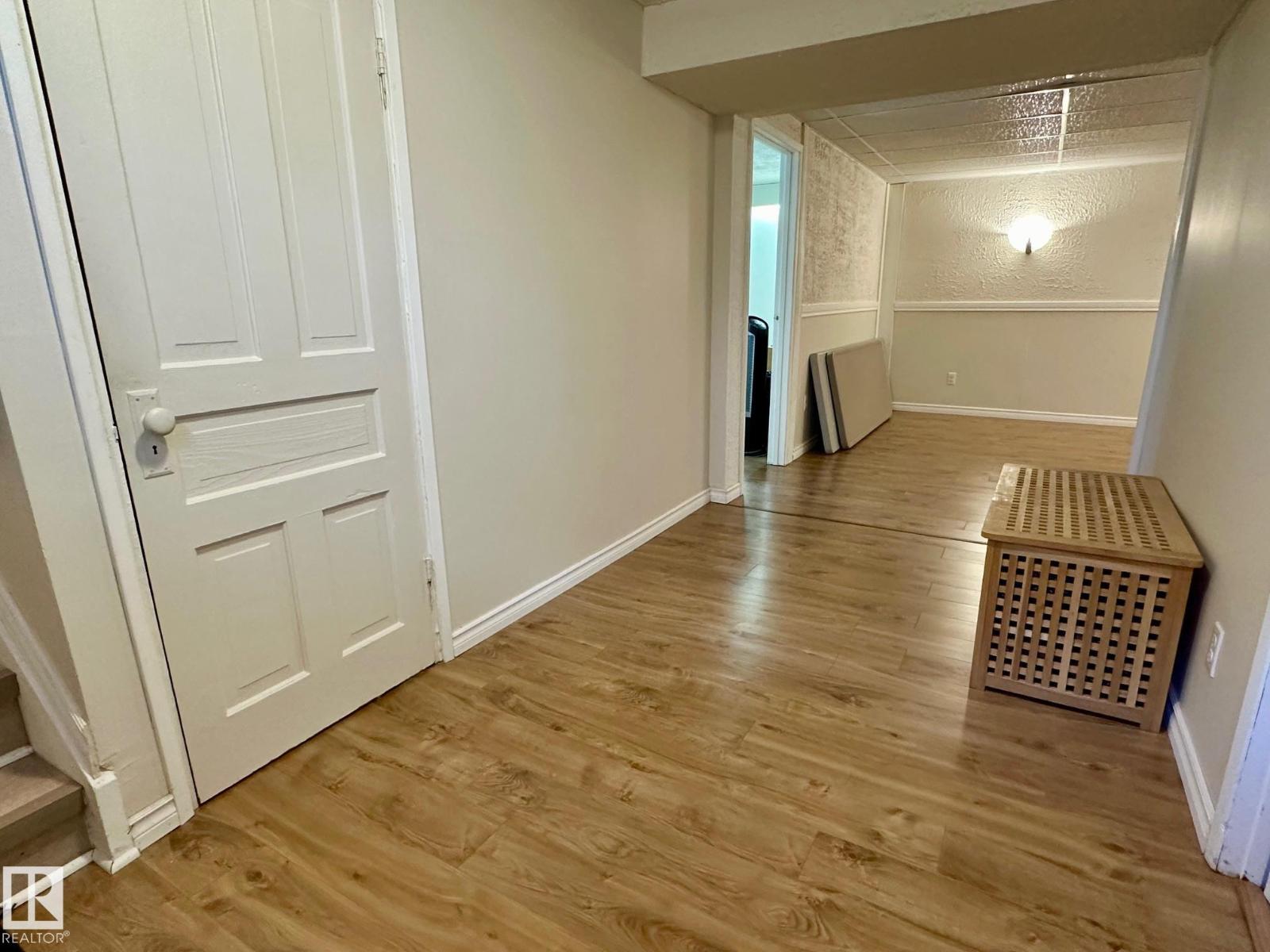 7916 150 AV NW - 26