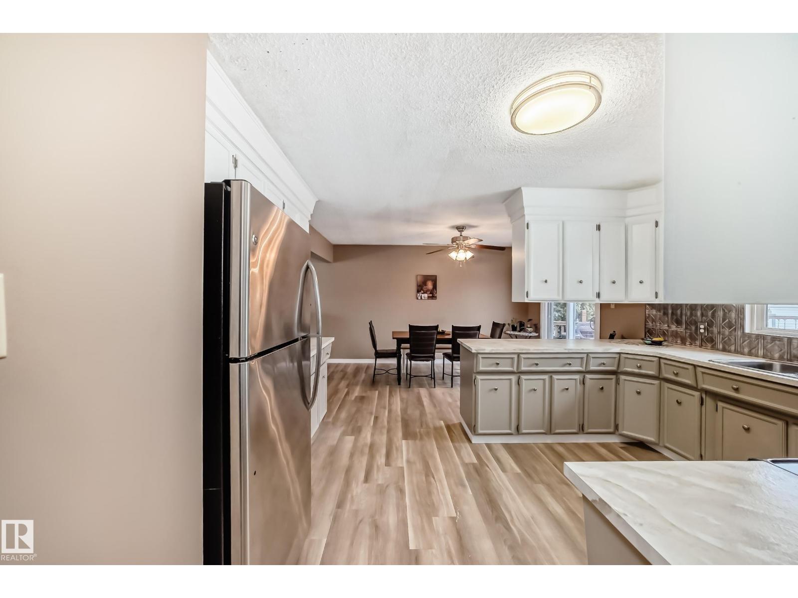 9813 152 ST NW - 52