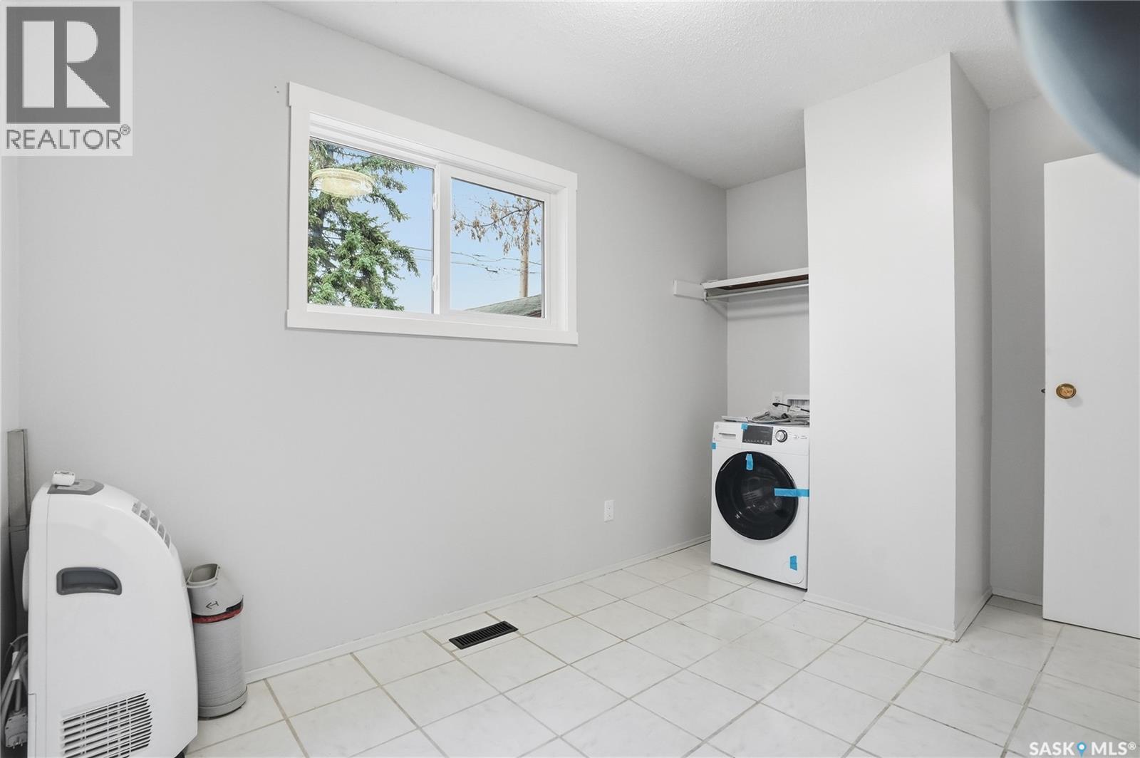 53 Rita CRESCENT - 21