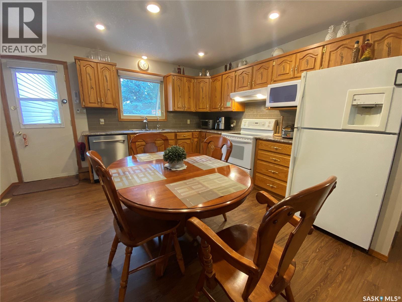 19 Bull CRESCENT - Image 2