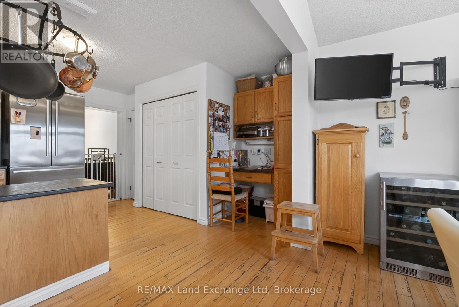 469 GRANDVIEW ROAD - 19
