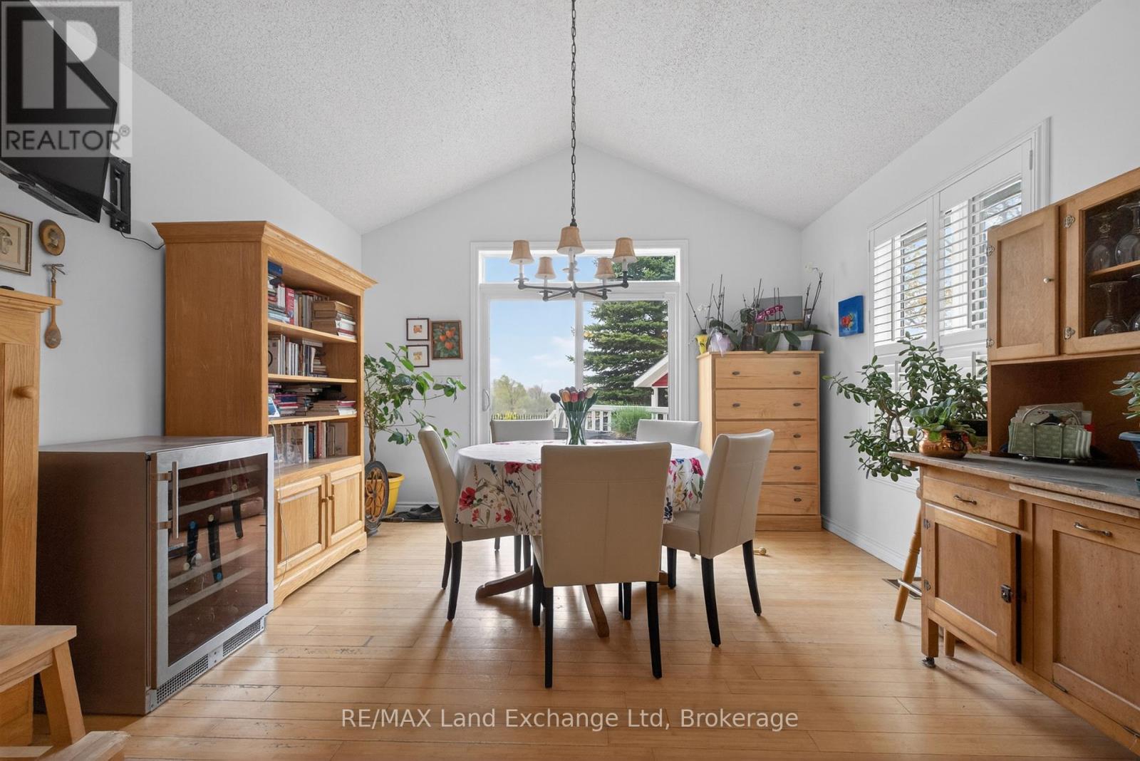 469 GRANDVIEW ROAD - 17