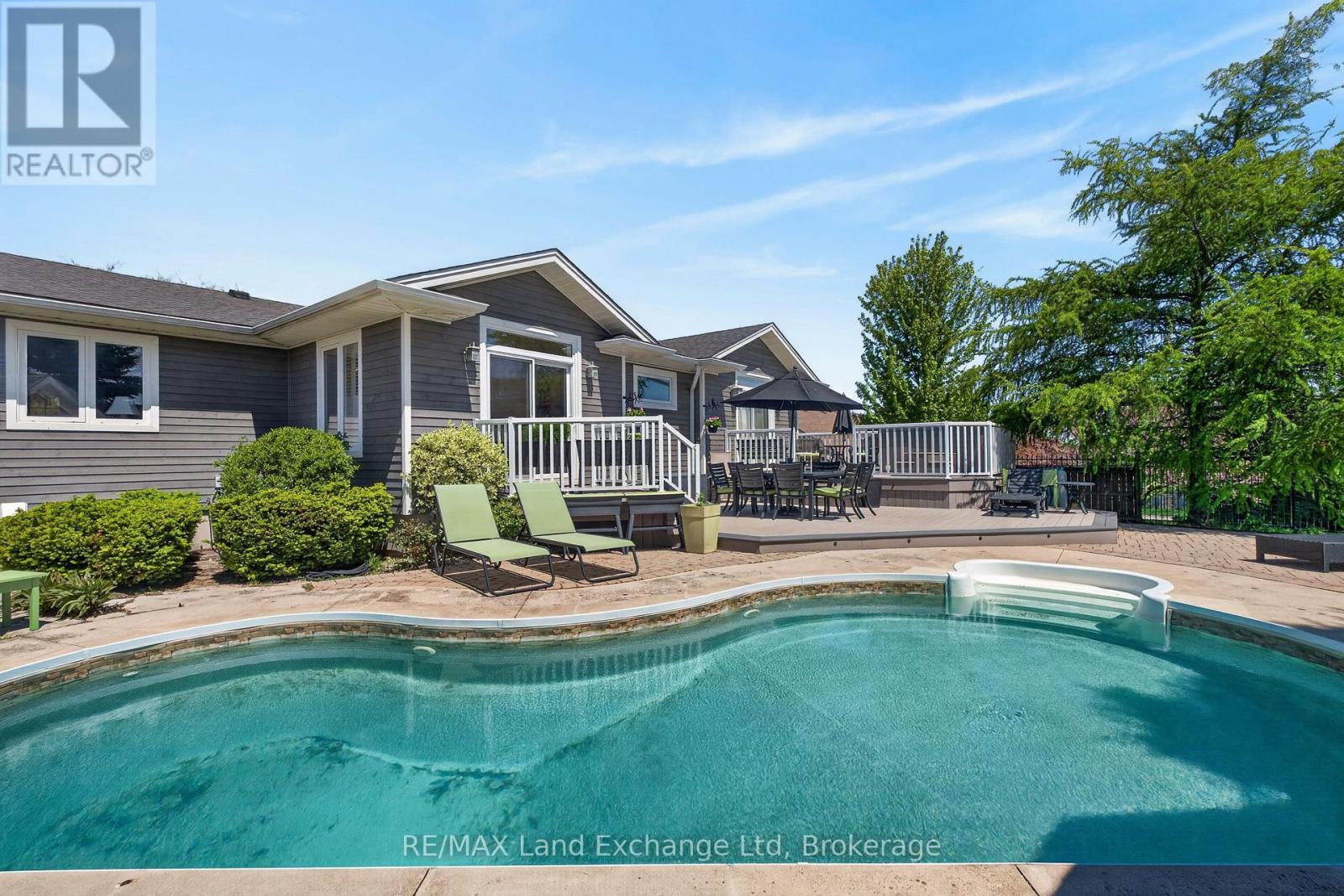 469 GRANDVIEW ROAD - 1
