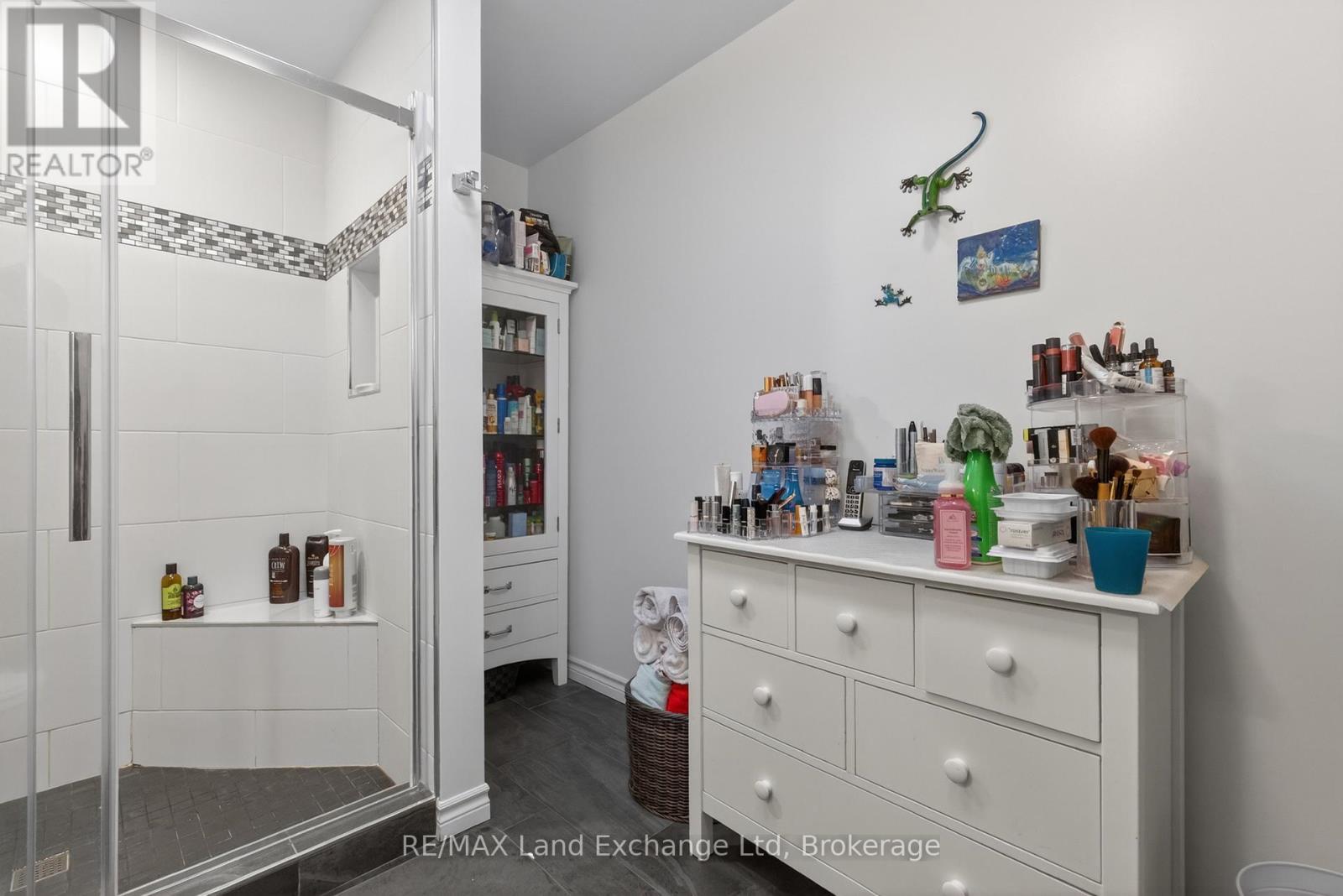 469 GRANDVIEW ROAD - 29