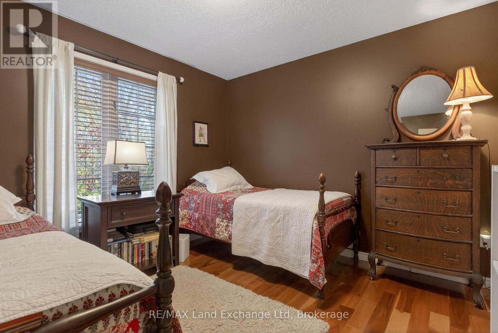 469 GRANDVIEW ROAD - 30
