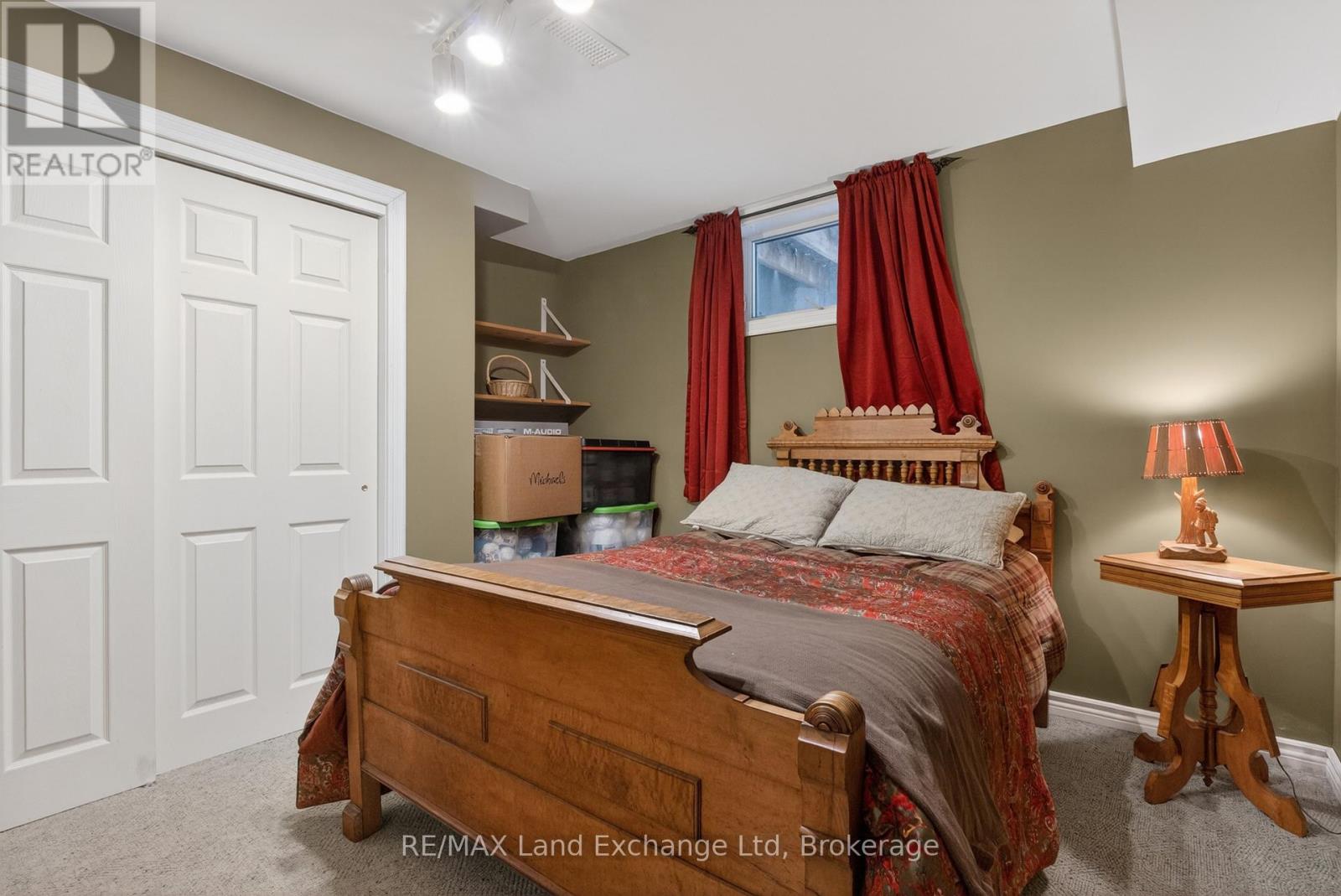 469 GRANDVIEW ROAD - 45