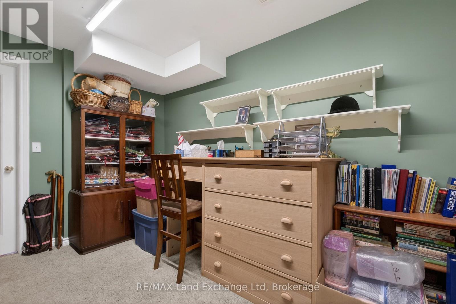 469 GRANDVIEW ROAD - 43