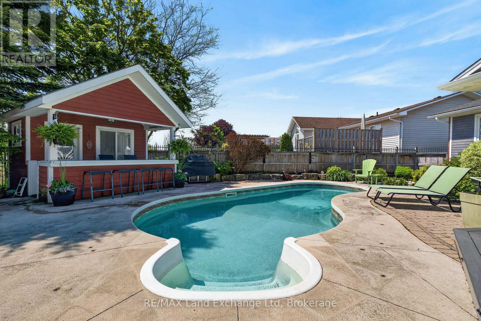 469 GRANDVIEW ROAD - 2