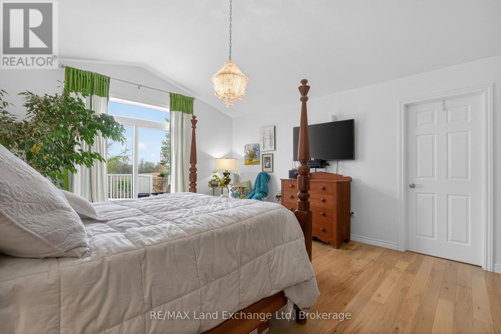 469 GRANDVIEW ROAD - 25