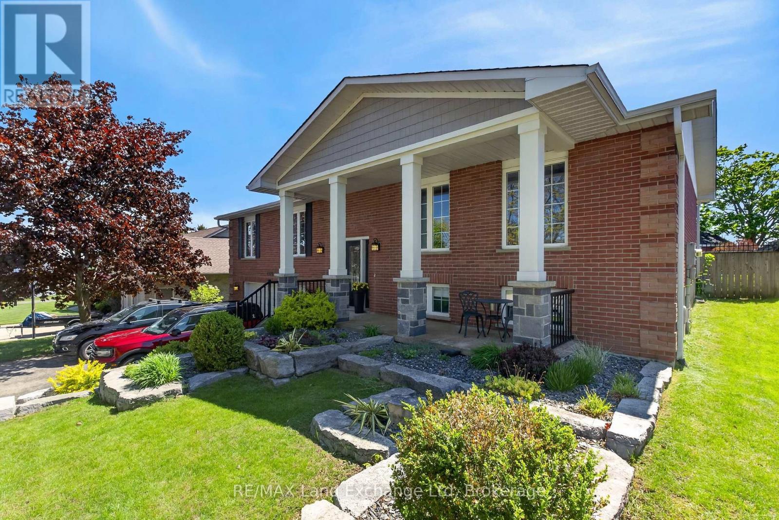 469 GRANDVIEW ROAD - 3