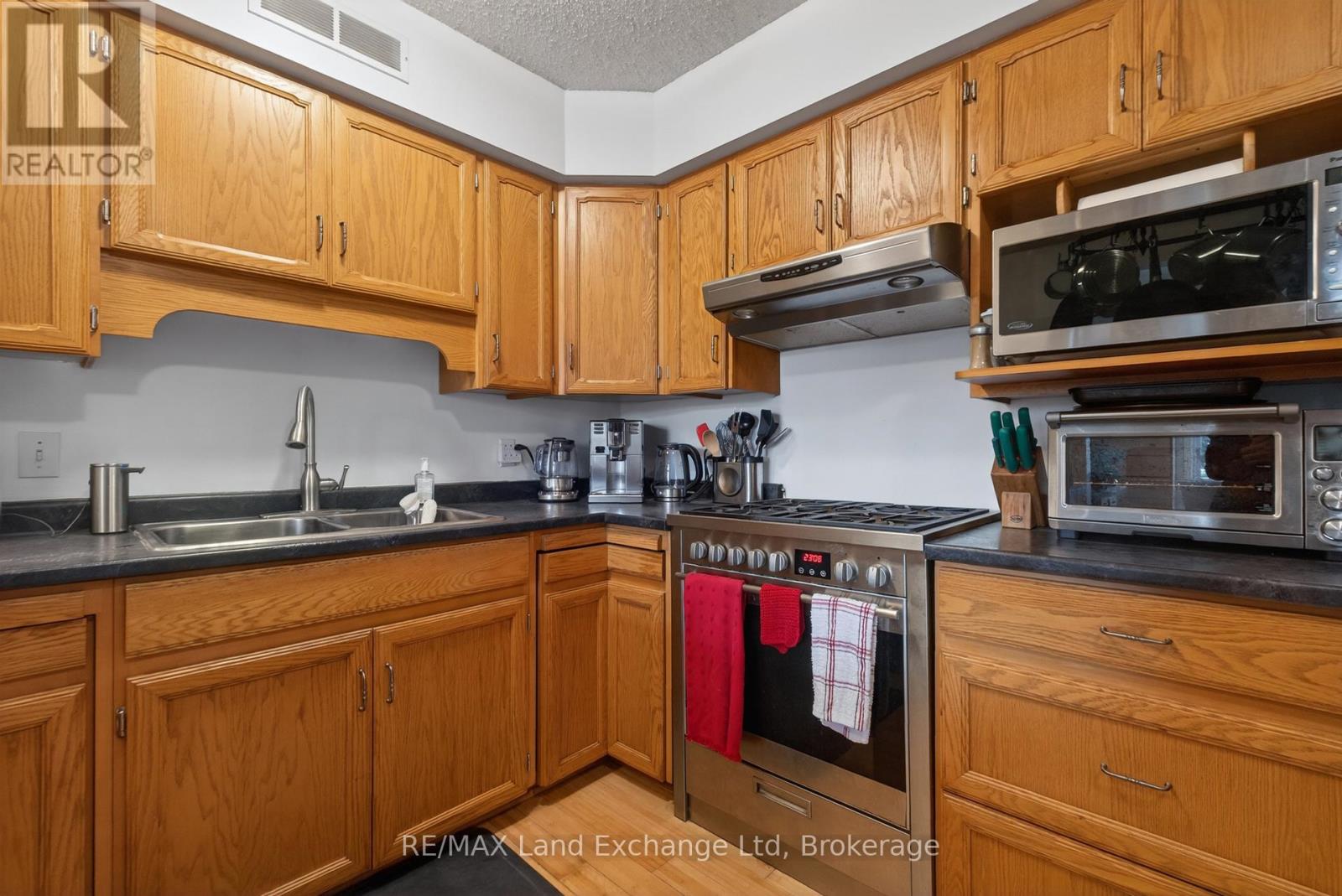 469 GRANDVIEW ROAD - 16