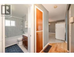 295 Buckingham Avenue, photo 22