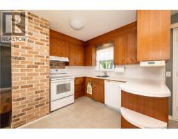 295 Buckingham Avenue, photo 24