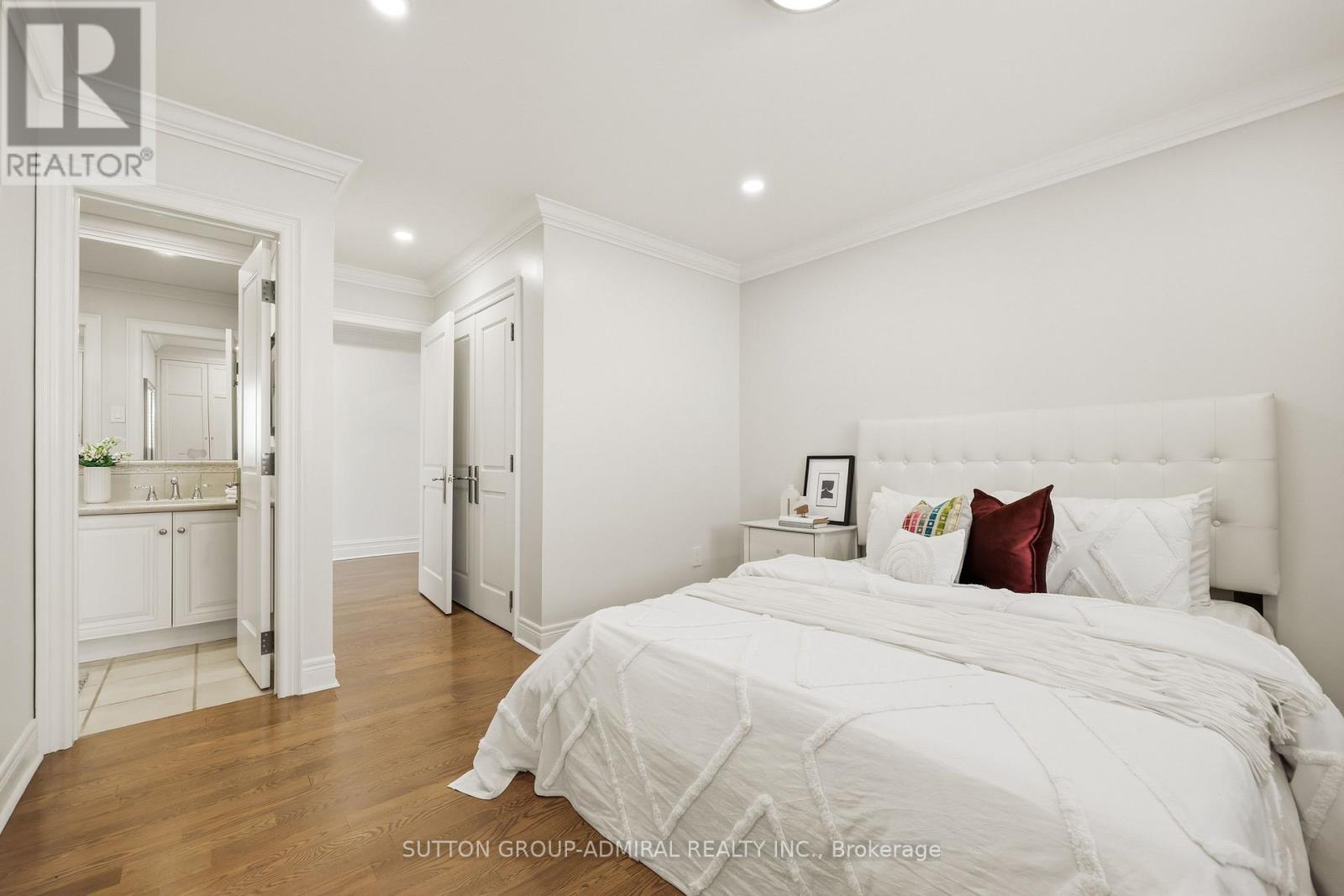 568 FAIRLAWN AVENUE - 34