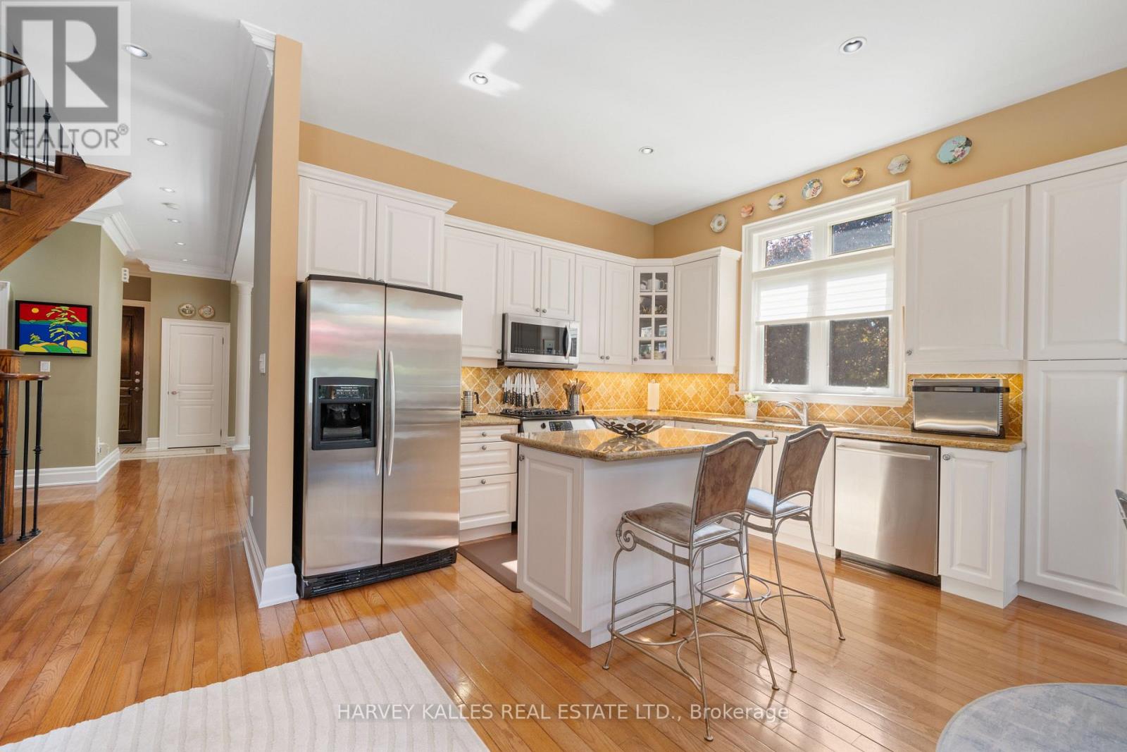 466 GLENGARRY AVENUE - 17