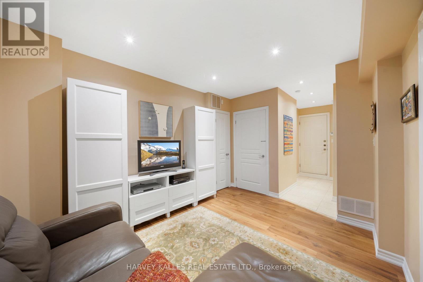 466 GLENGARRY AVENUE - 31