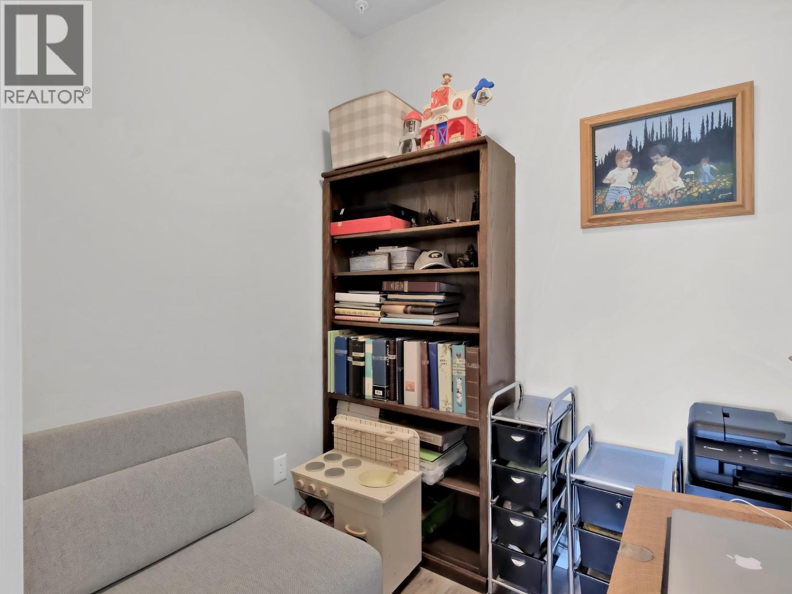 #132 100 VISTA Way - 19