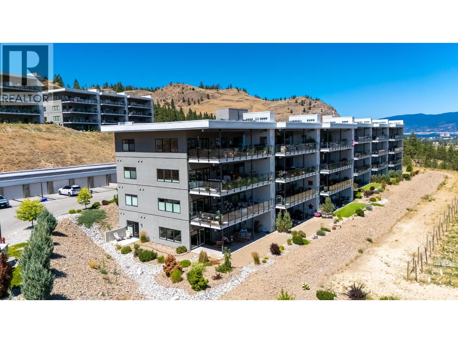 #132 100 VISTA Way - 32
