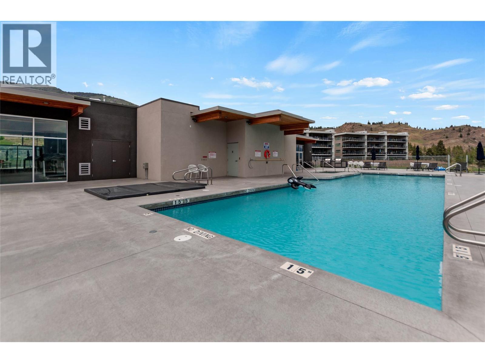 #132 100 VISTA Way - 34