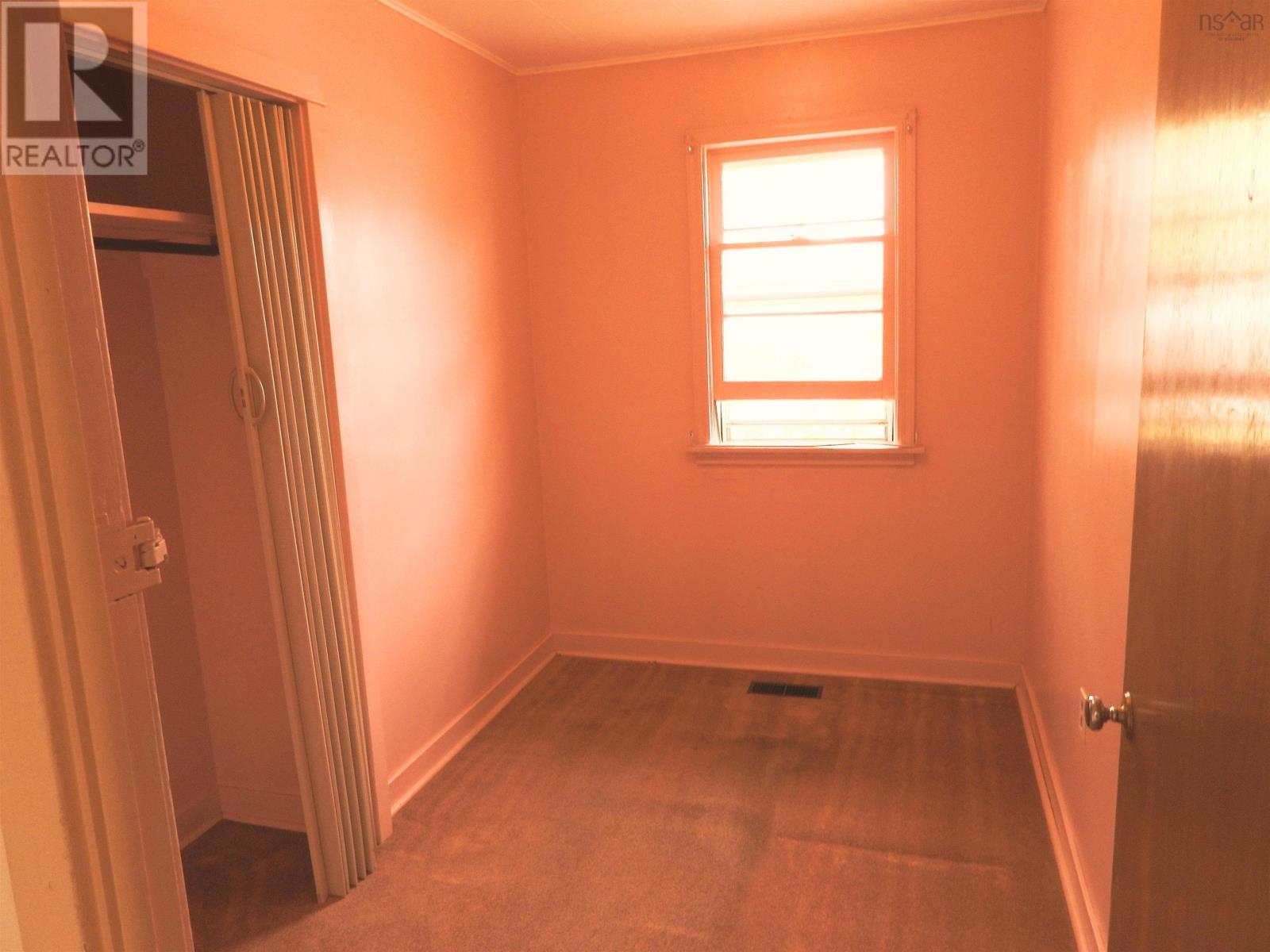 526 Windsor Street - 13