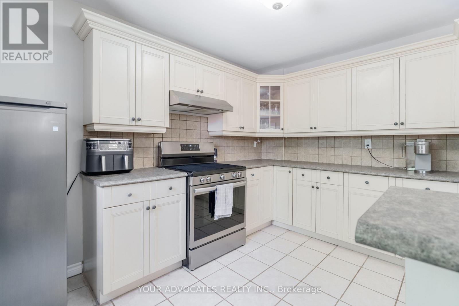 305 HERRIDGE CIRCLE - 10