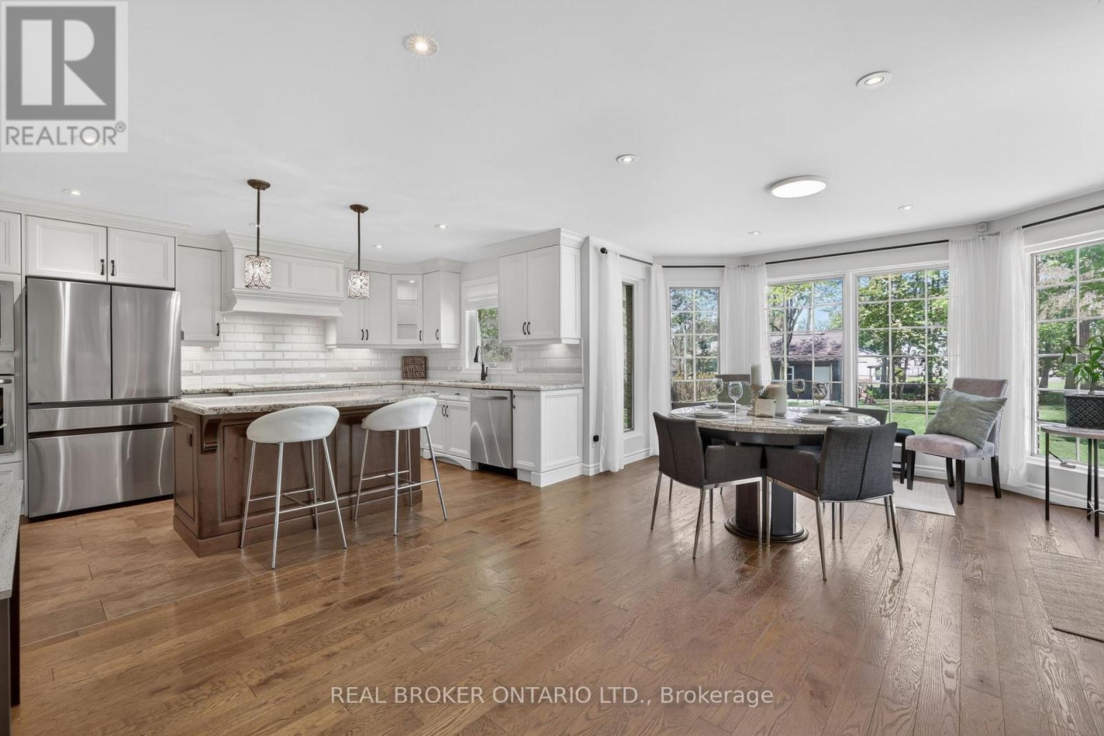 6 SUNSET STREET - Image 2