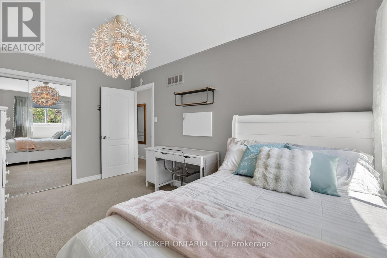 6 SUNSET STREET - 26