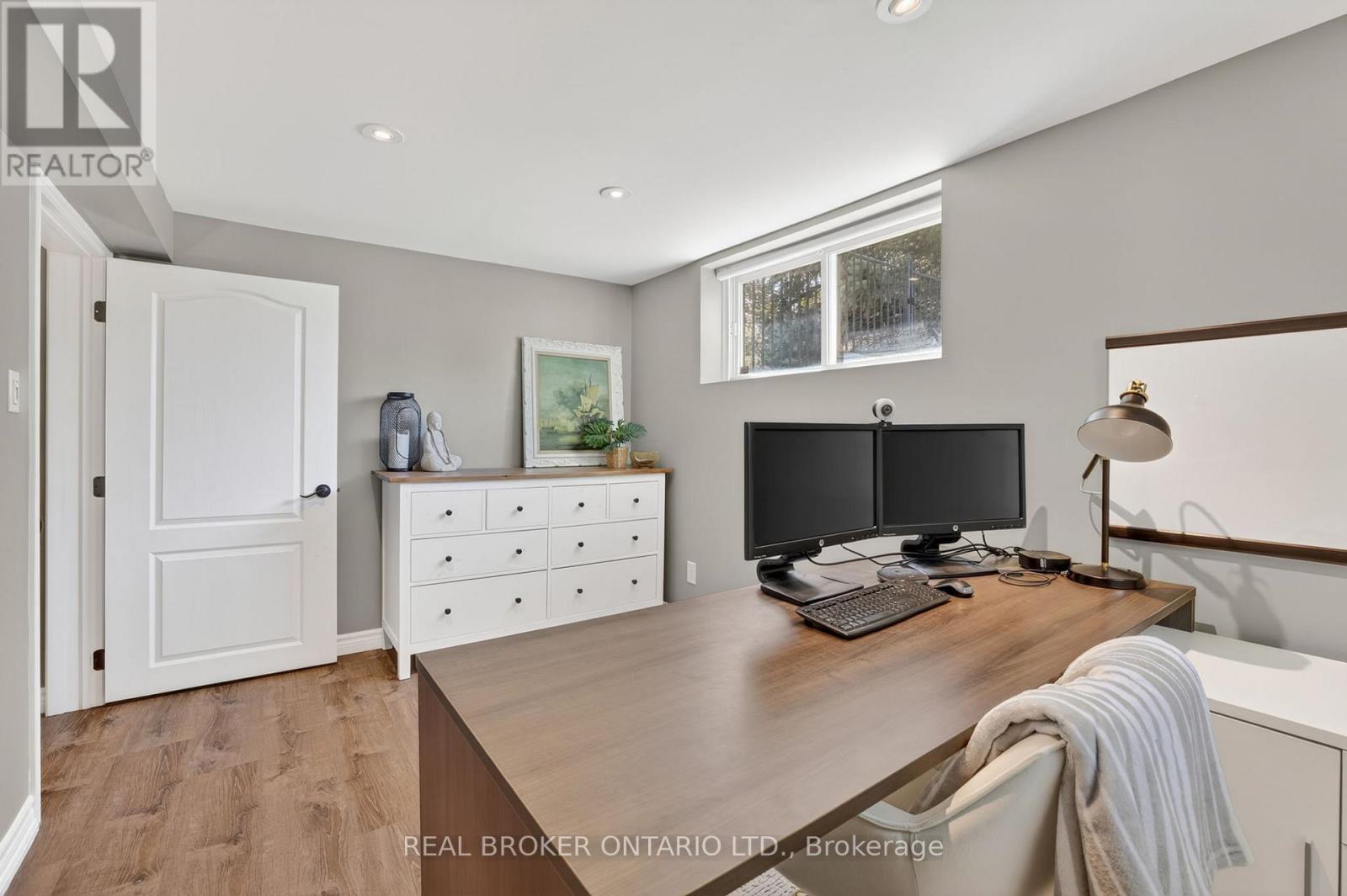 6 SUNSET STREET - 35