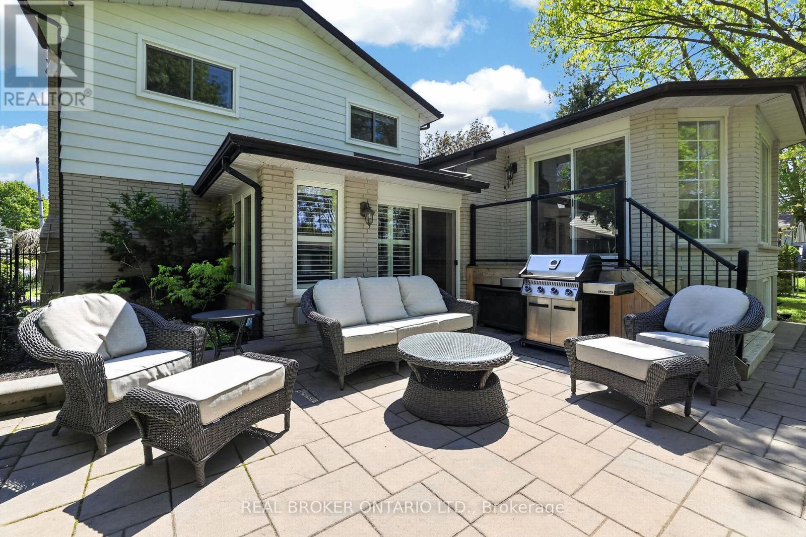 6 SUNSET STREET - 38