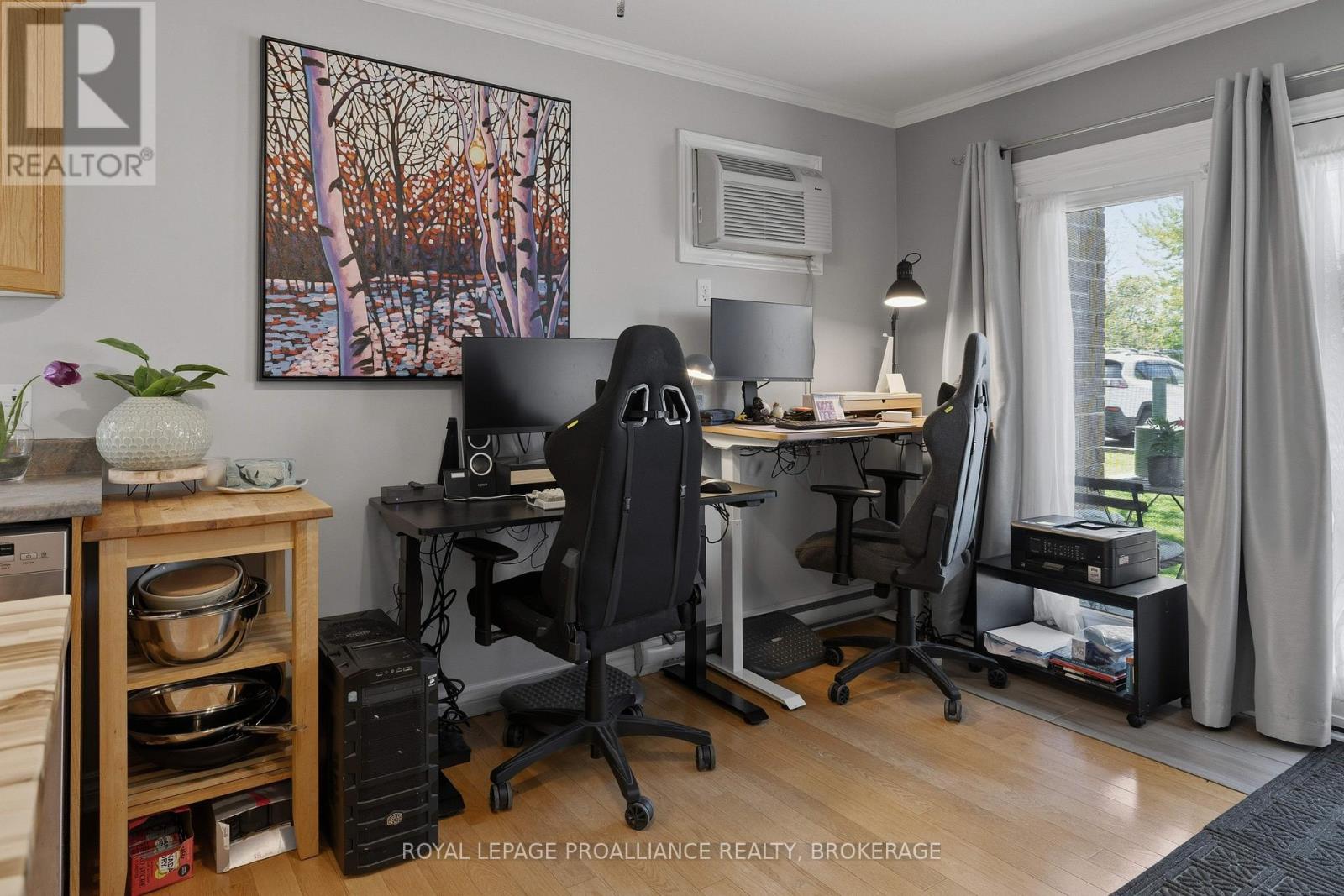 #2104 225 OAK STREET - 11