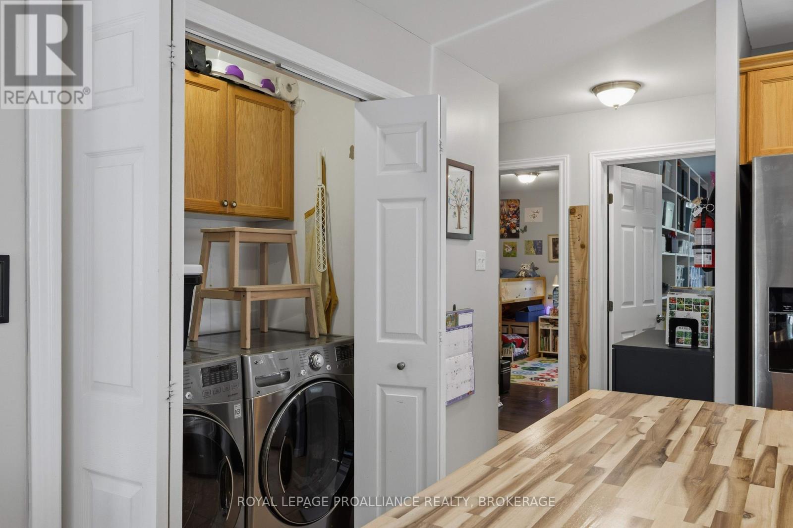 #2104 225 OAK STREET - 16