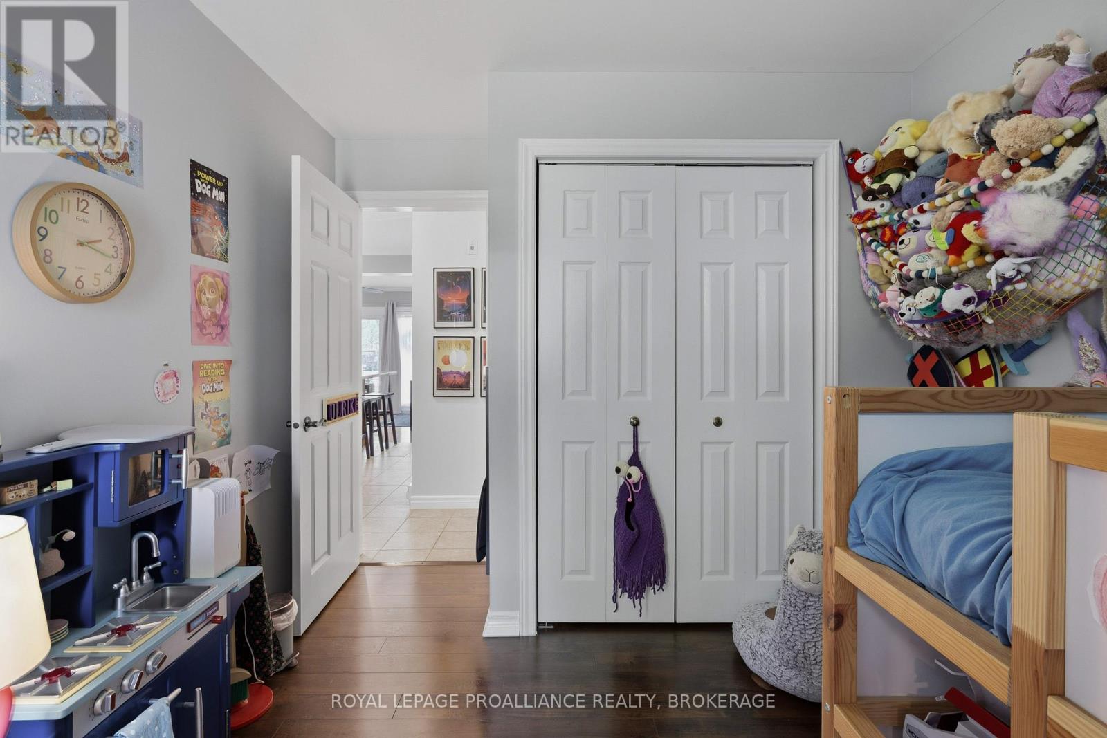 #2104 225 OAK STREET - 23