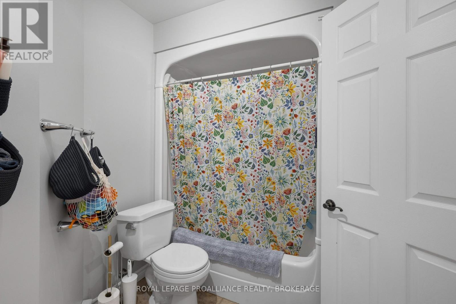 #2104 225 OAK STREET - 25