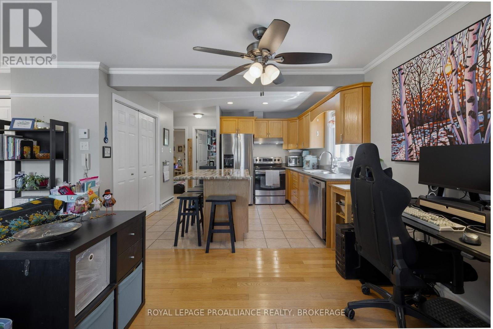 #2104 225 OAK STREET - 5