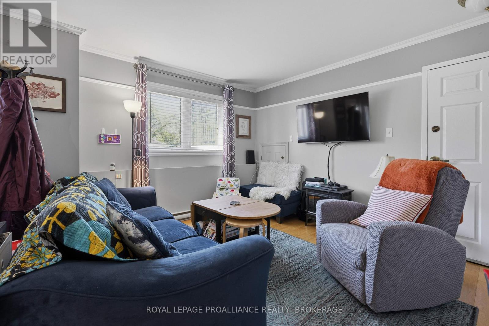 #2104 225 OAK STREET - 7