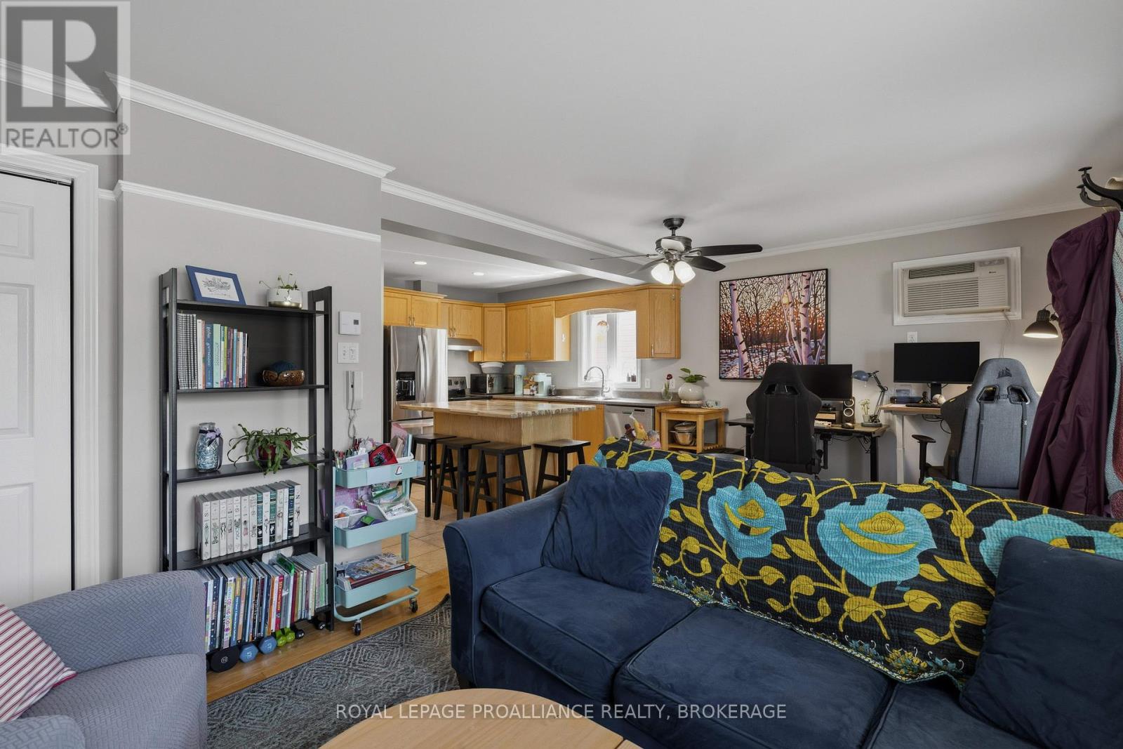 #2104 225 OAK STREET - 9