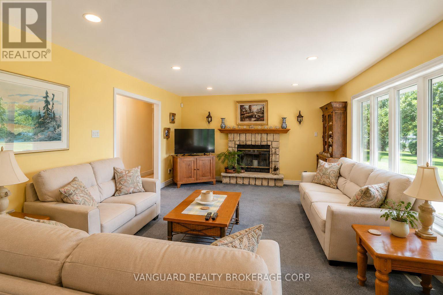835 WOODLAND DRIVE - 6