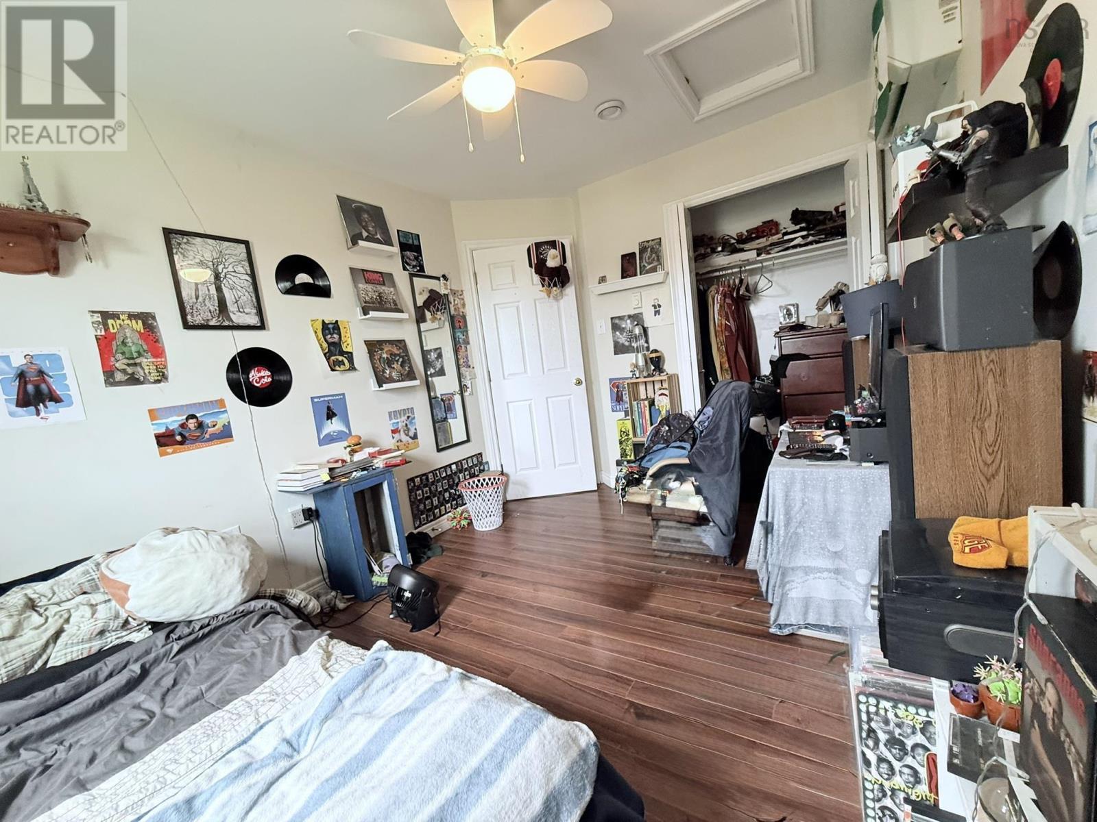 431 YOUNG Street - 15