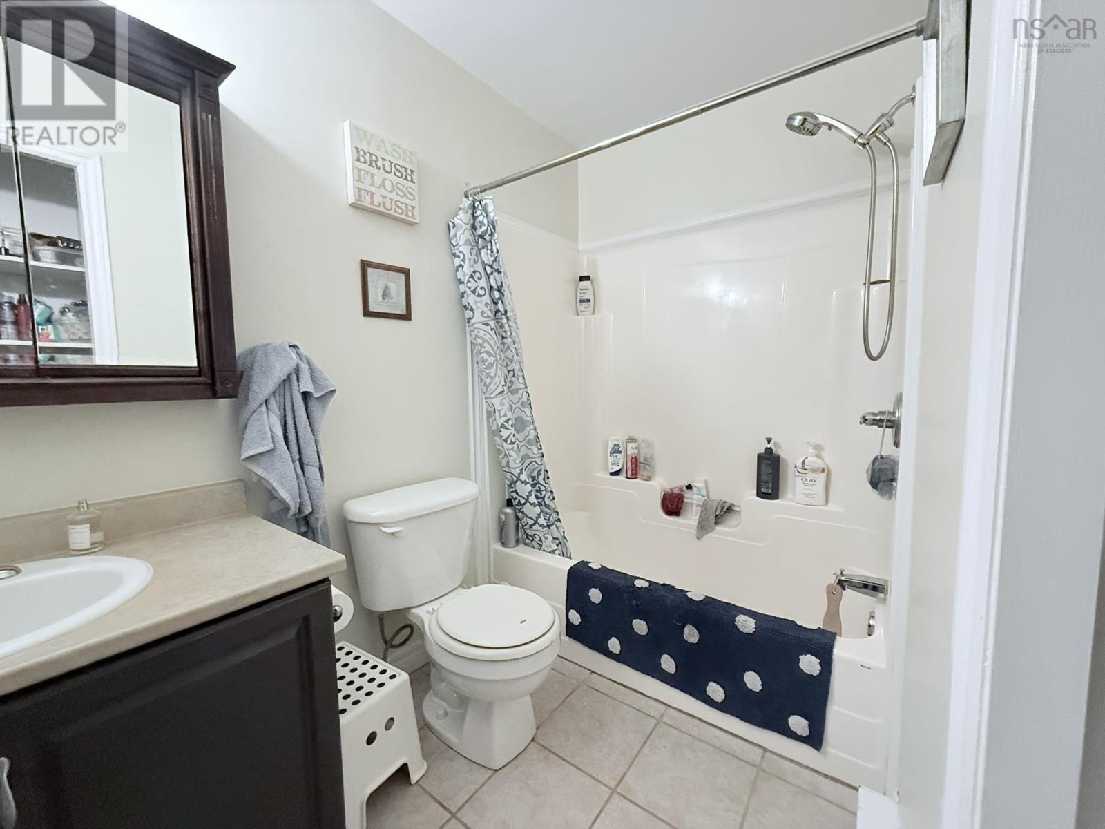 431 YOUNG Street - 21