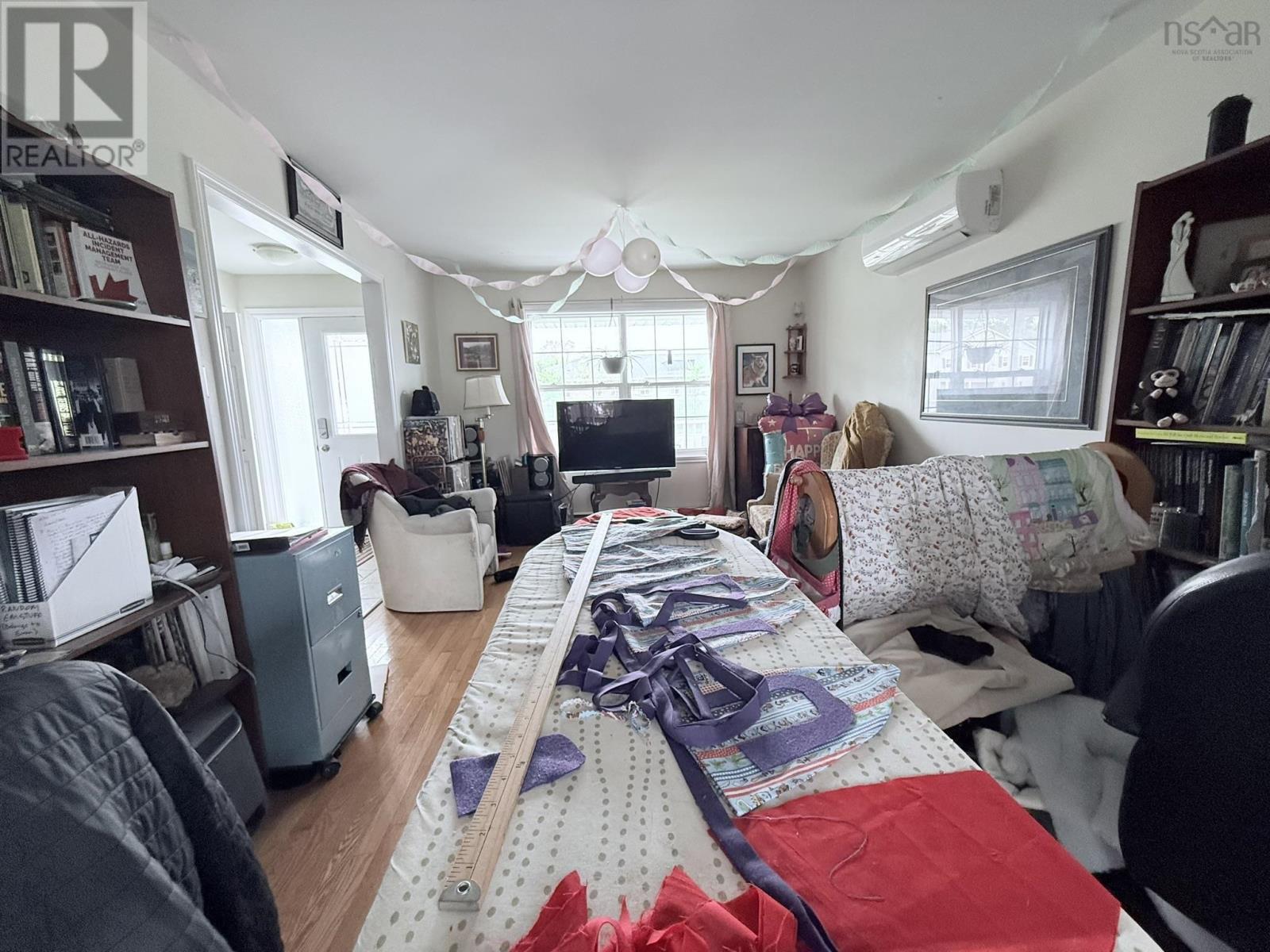 431 YOUNG Street - 6