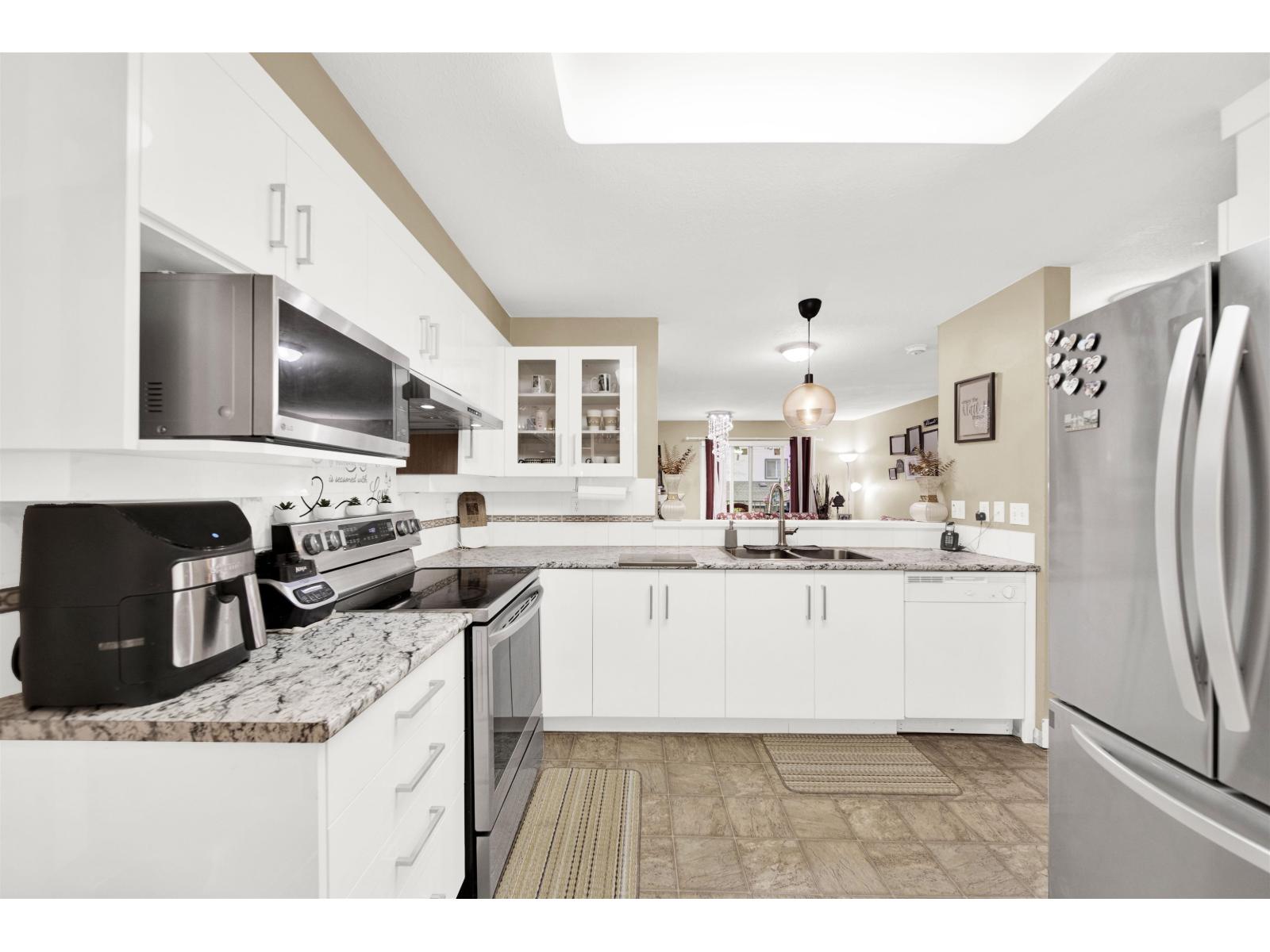 209 15298 20 AVENUE, Surrey