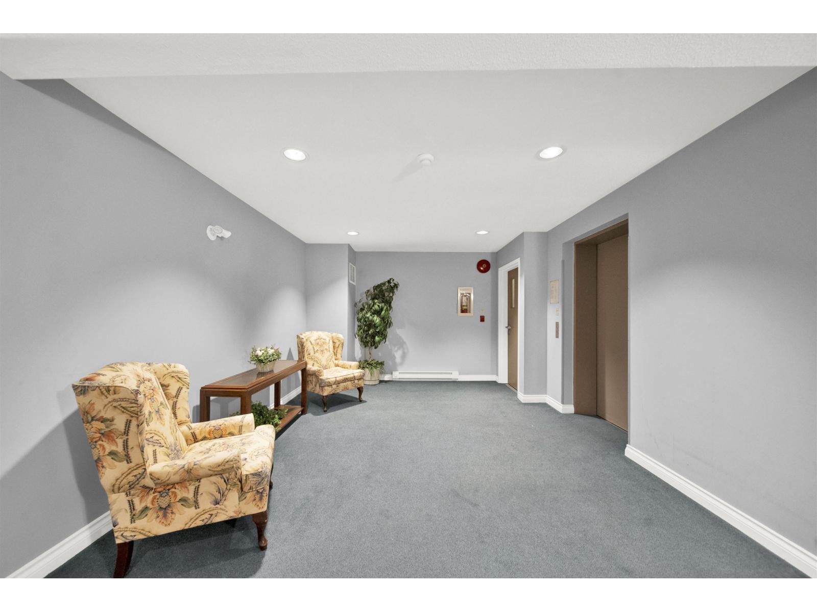 209 15298 20 AVENUE, Surrey