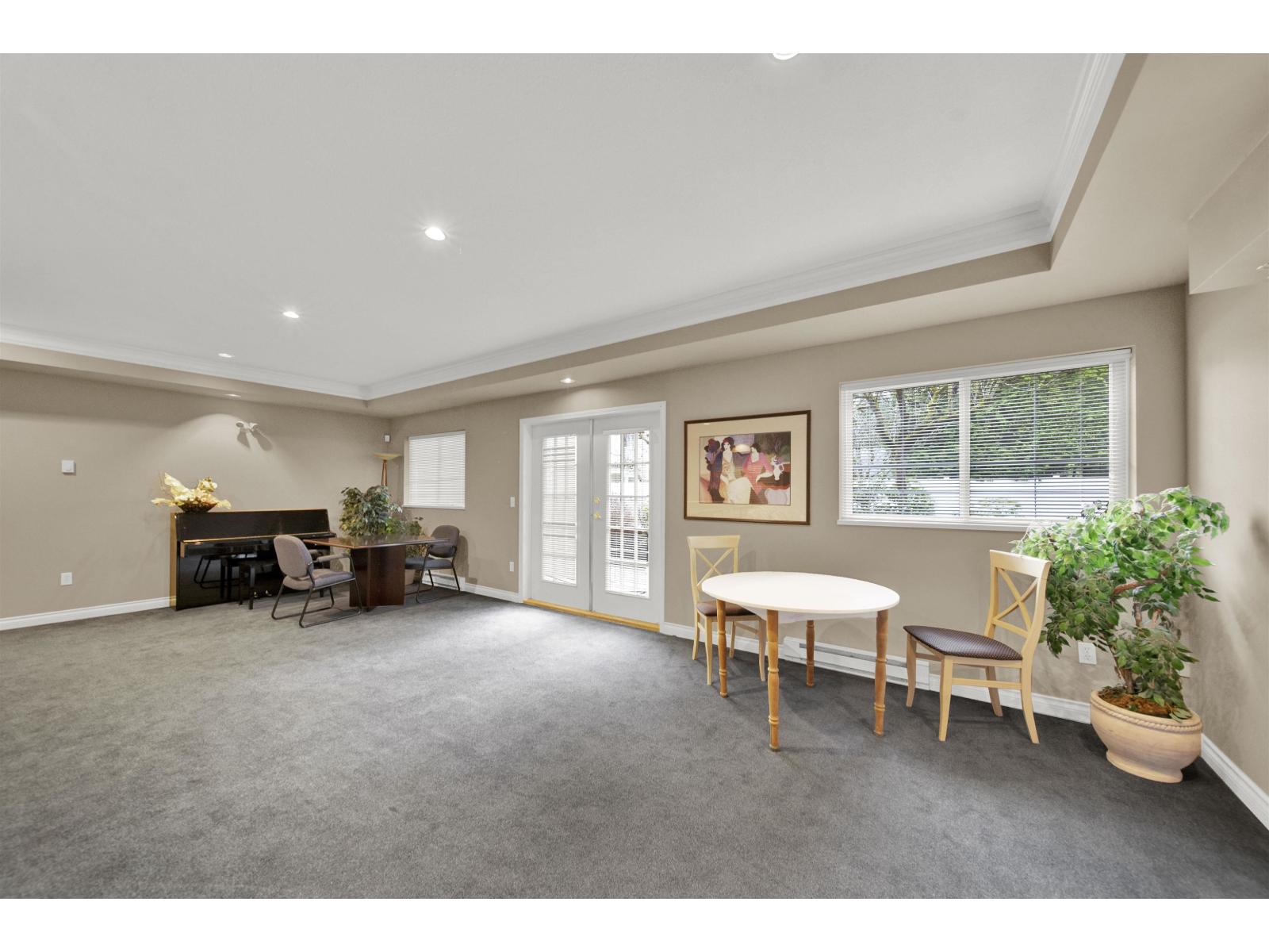 209 15298 20 AVENUE, Surrey