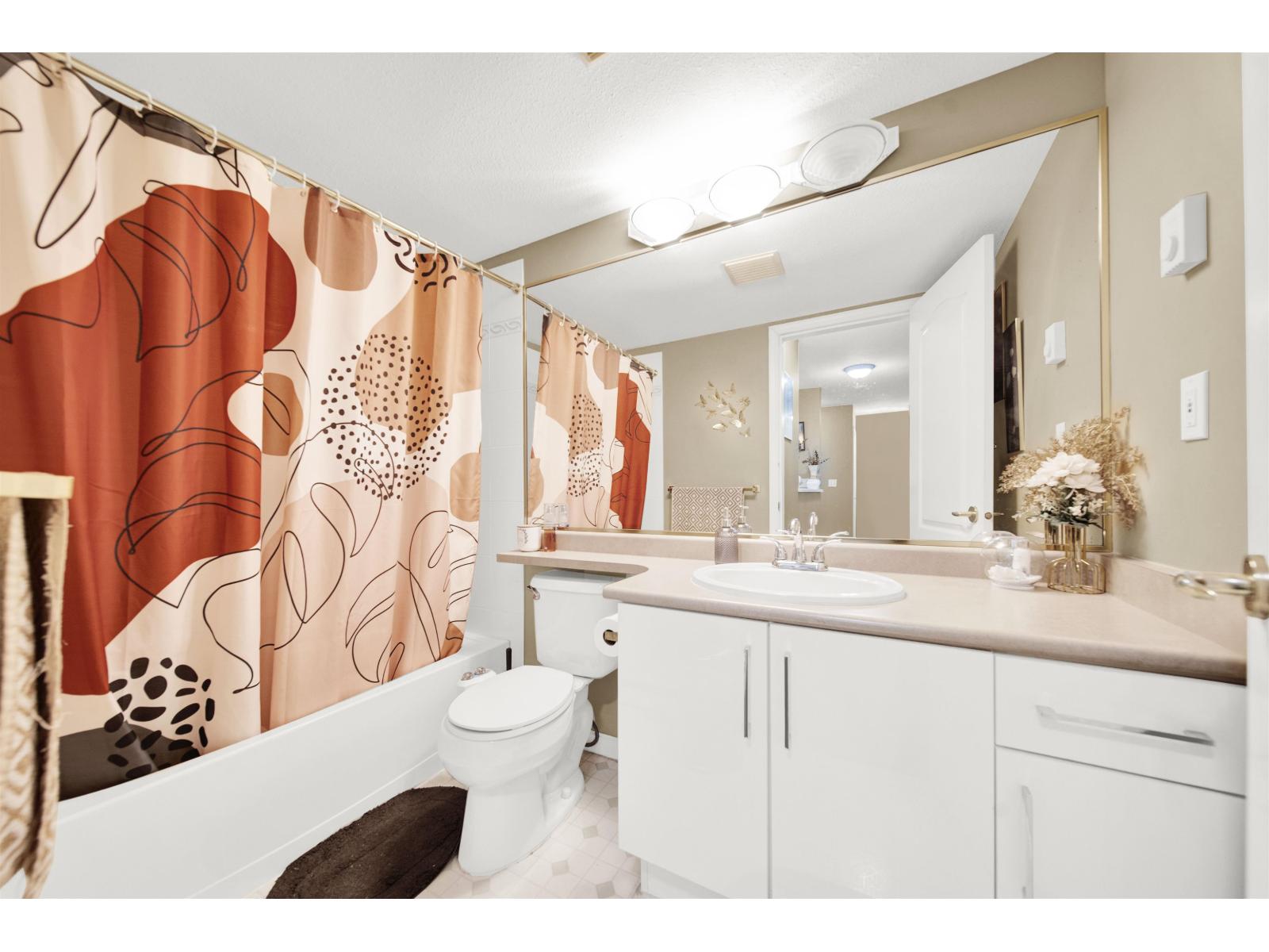 209 15298 20 AVENUE, Surrey