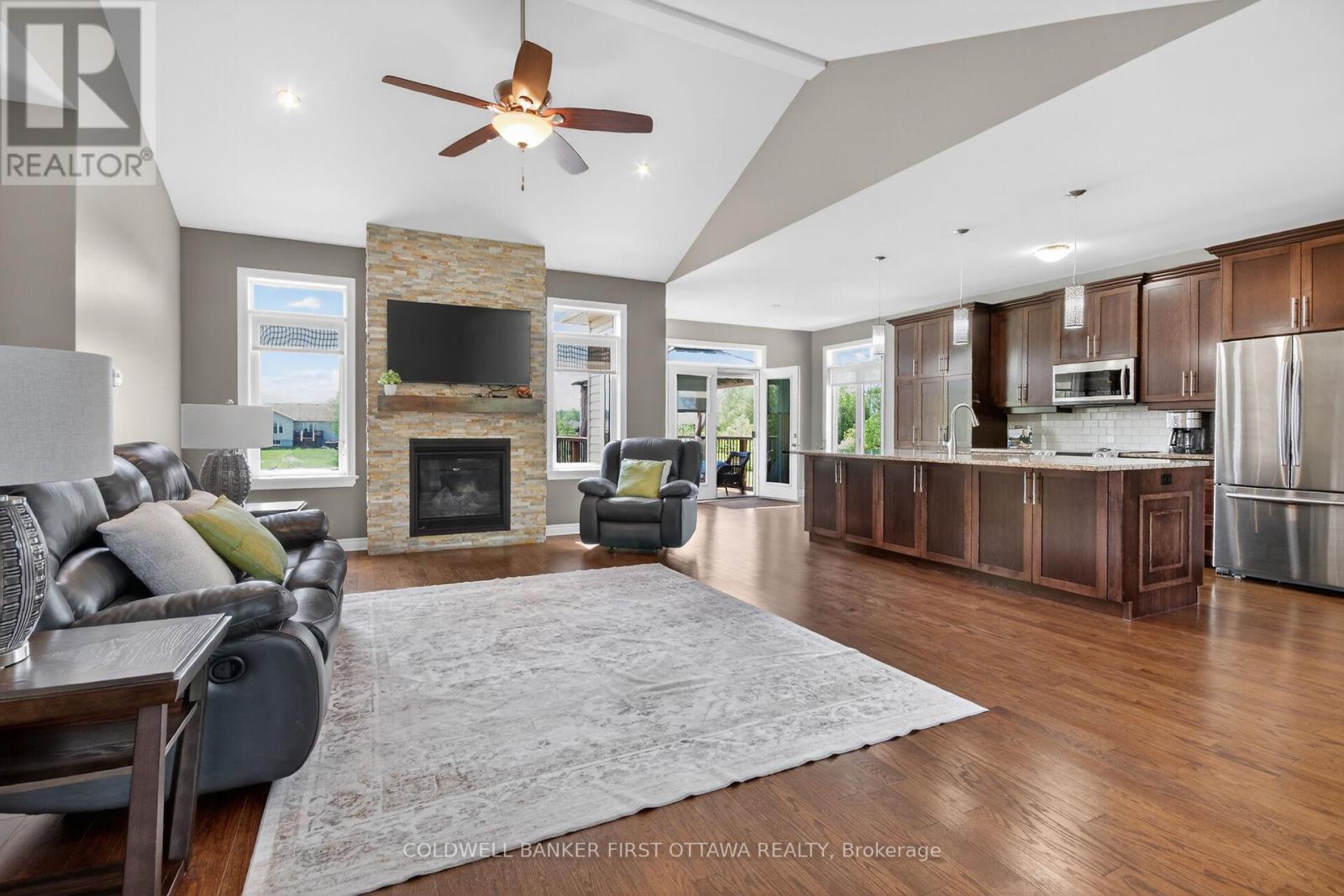 719 JORDAN STREET - 6