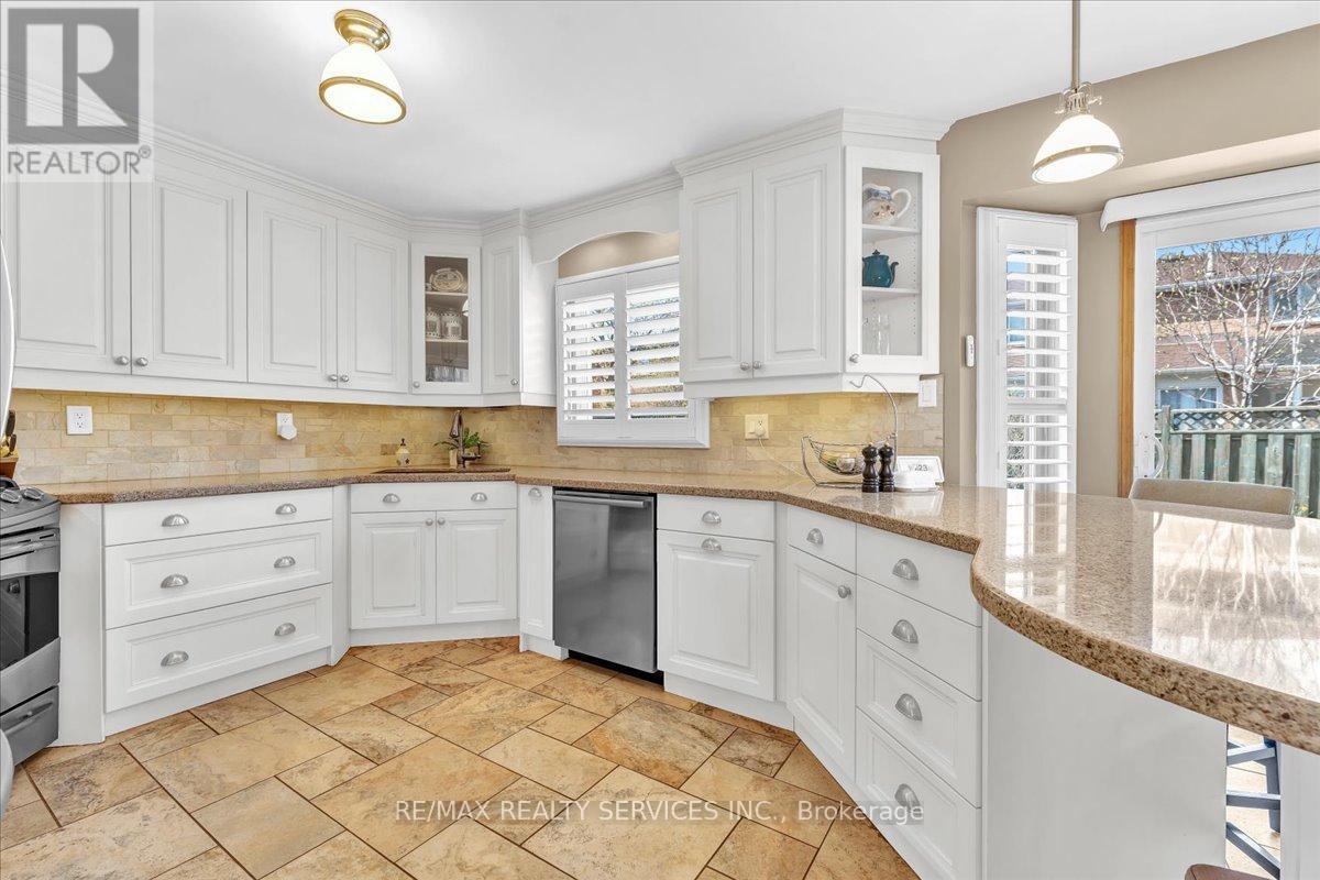 36 BRYDON CRESCENT - 15